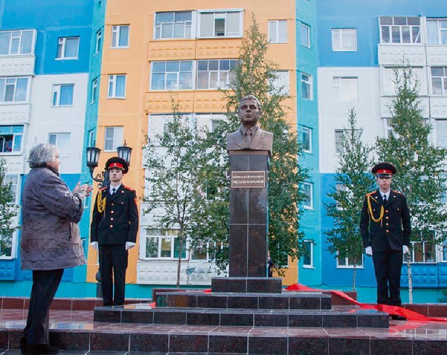 Бюст в городе Покачи